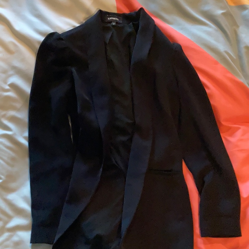 Black boyfriend puff sleeve blazer (express)